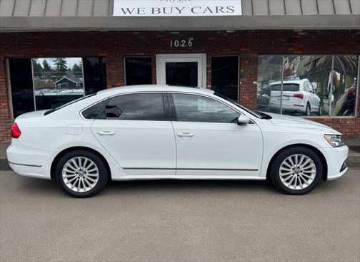 2016 Volkswagen Passat 1.8T SE w/Technology
