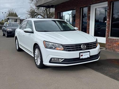 2016 Volkswagen Passat 1.8T SE w/Technology