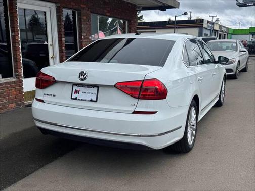 2016 Volkswagen Passat 1.8T SE w/Technology