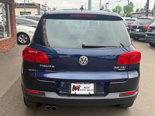 Night Blue Metallic 2013 Volkswagen Tiguan 2.0T SE 4MOTION