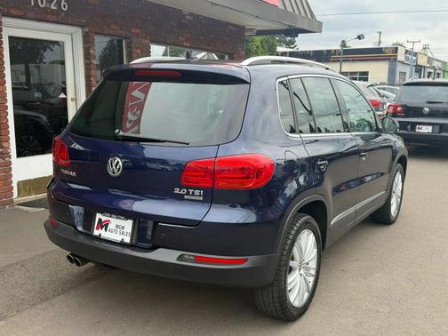 Night Blue Metallic 2013 Volkswagen Tiguan 2.0T SE 4MOTION