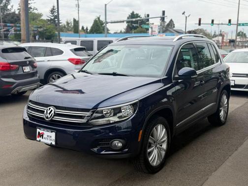 Night Blue Metallic 2013 Volkswagen Tiguan 2.0T SE 4MOTION