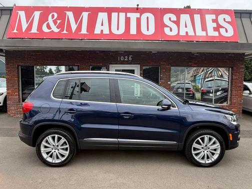 Night Blue Metallic 2013 Volkswagen Tiguan 2.0T SE 4MOTION