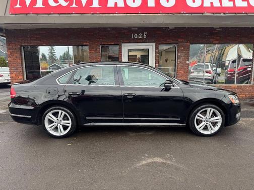 2013 Volkswagen Passat 2.0 TDI SE w/ Sunroof