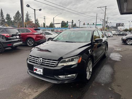 2013 Volkswagen Passat 2.0 TDI SE w/ Sunroof