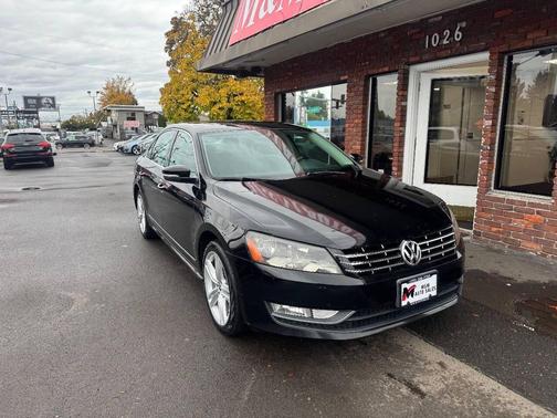 2013 Volkswagen Passat 2.0 TDI SE w/ Sunroof