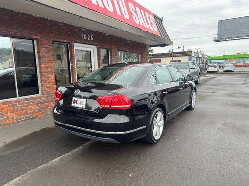 2013 Volkswagen Passat 2.0 TDI SE w/ Sunroof