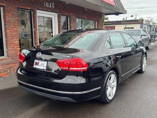 2013 Volkswagen Passat 2.0 TDI SE w/ Sunroof