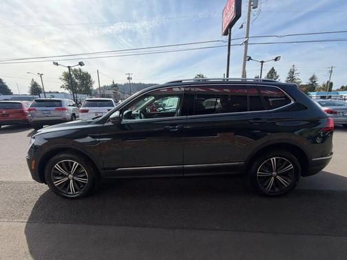 Dark Moss Green Metallic 2018 Volkswagen Tiguan 2.0T SEL