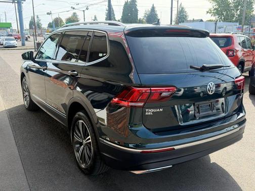Dark Moss Green Metallic 2018 Volkswagen Tiguan 2.0T SEL
