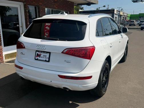 White 2012 Audi Q5 2.0T Premium Plus