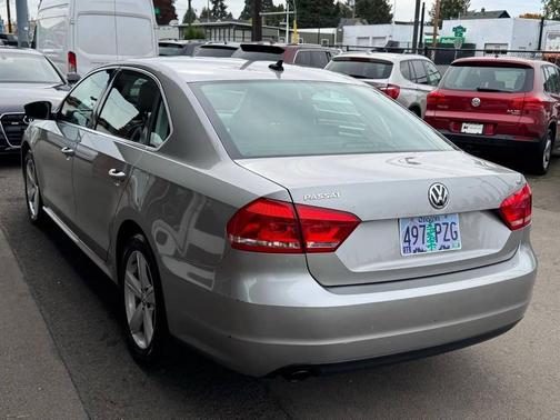 2012 Volkswagen Passat 2.5 SE