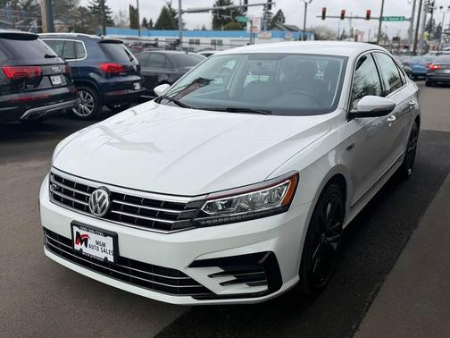 2017 Volkswagen Passat 1.8T R-Line w/Comfort