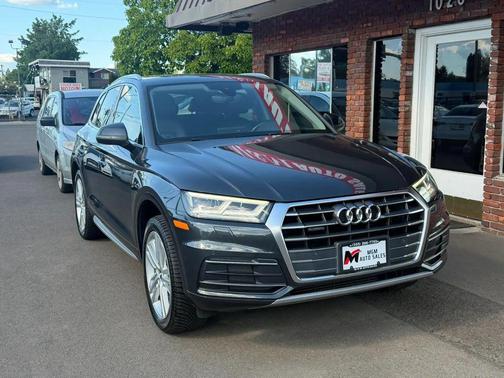 Gray 2018 Audi Q5 2.0T Tech Premium