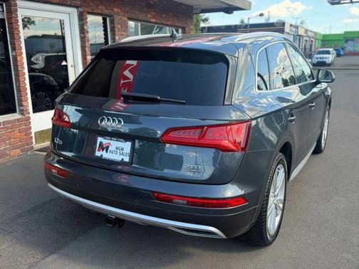Gray 2018 Audi Q5 2.0T Tech Premium