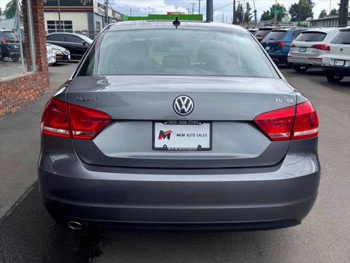 2013 Volkswagen Passat 2.0 TDI SE w/ Sunroof