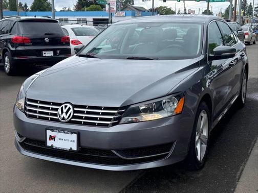 2013 Volkswagen Passat 2.0 TDI SE w/ Sunroof