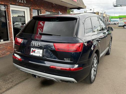 Ink Blue Metallic 2017 Audi Q7 3.0T Premium