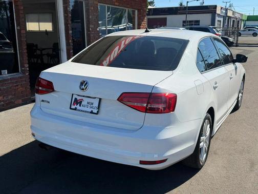 Pure White 2015 Volkswagen Jetta Auto S w/Technology