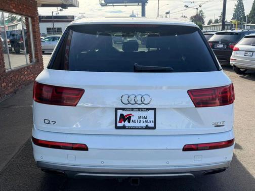 White 2018 Audi Q7 3.0T Prestige