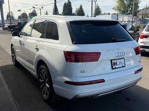 White 2018 Audi Q7 3.0T Prestige