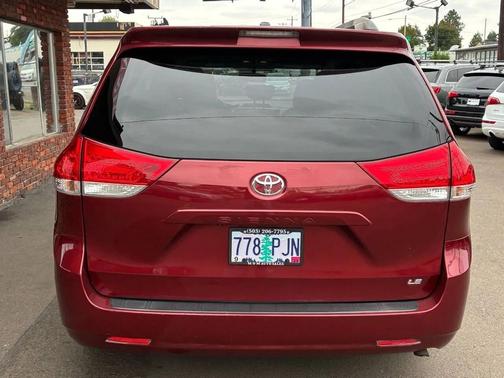 2012 Toyota Sienna LE