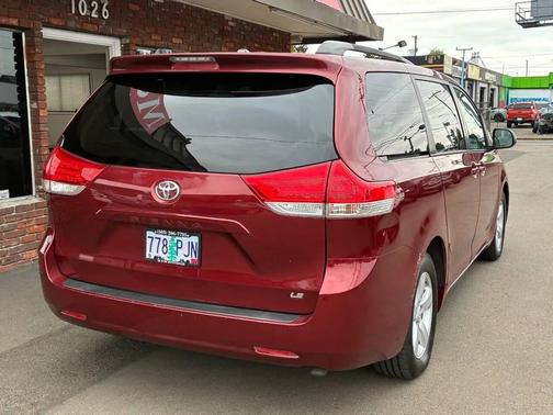 2012 Toyota Sienna LE
