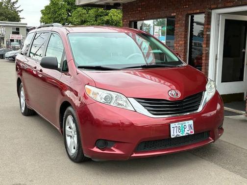 2012 Toyota Sienna LE