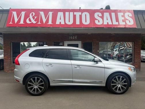 Bright Silver Metallic 2015 Volvo XC60 T5 Premier
