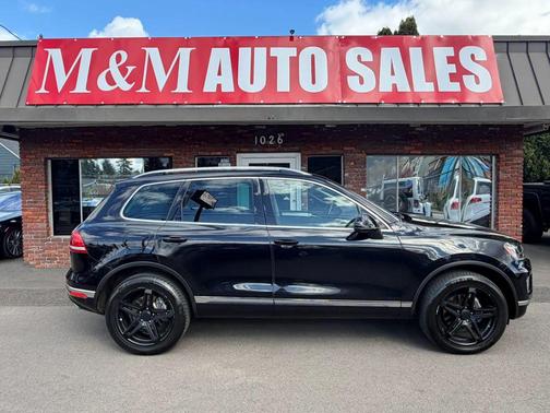 Deep Black Pearl 2015 Volkswagen Touareg TDI Sport w/Technology