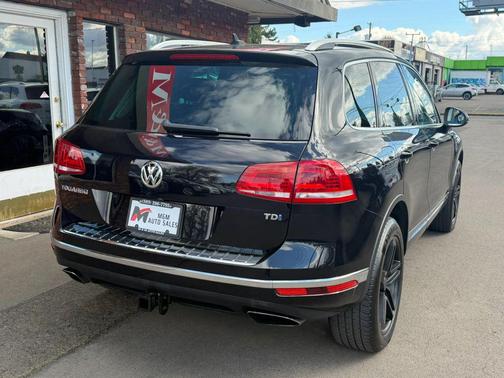 Deep Black Pearl 2015 Volkswagen Touareg TDI Sport w/Technology