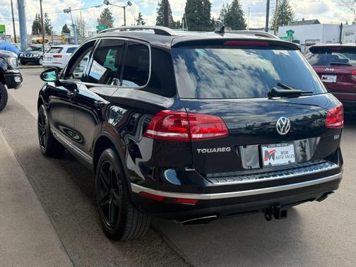 Deep Black Pearl 2015 Volkswagen Touareg TDI Sport w/Technology