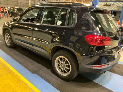 Deep Black Pearl 2015 Volkswagen Tiguan 2.0T S 4MOTION