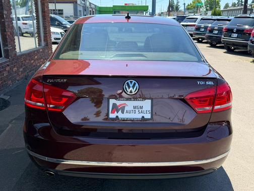 Opera Red Metallic 2014 Volkswagen Passat 2.0L TDI DSG SEL Premium