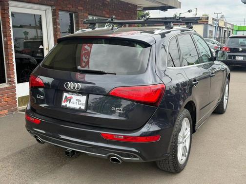 Blue 2013 Audi Q5 3.0T Premium Plus