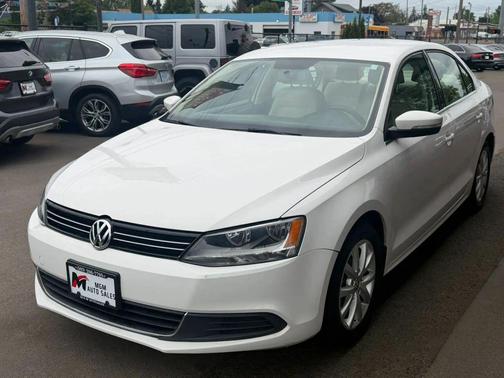 Candy White 2013 Volkswagen Jetta SE