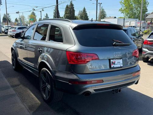 Gray 2015 Audi Q7 3.0T S line Prestige
