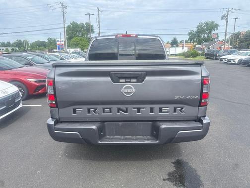 Gun Metallic 2022 Nissan Frontier SV