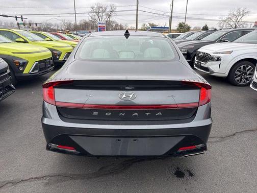 2022 Hyundai SONATA SEL
