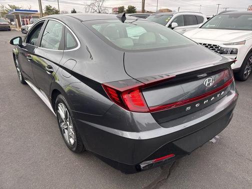 2022 Hyundai SONATA SEL
