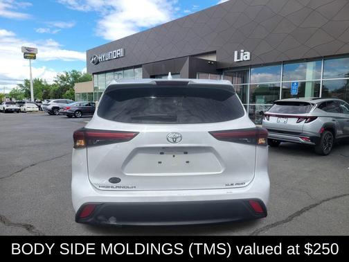 Wind Chill Pearl 2023 Toyota Highlander XLE