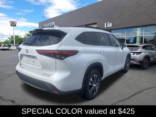 Wind Chill Pearl 2023 Toyota Highlander XLE