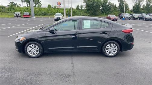 2018 Hyundai ELANTRA SE