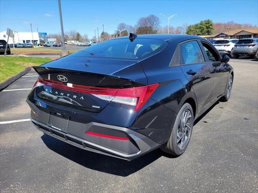 2025 Hyundai ELANTRA Sport