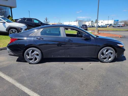 2025 Hyundai ELANTRA Sport