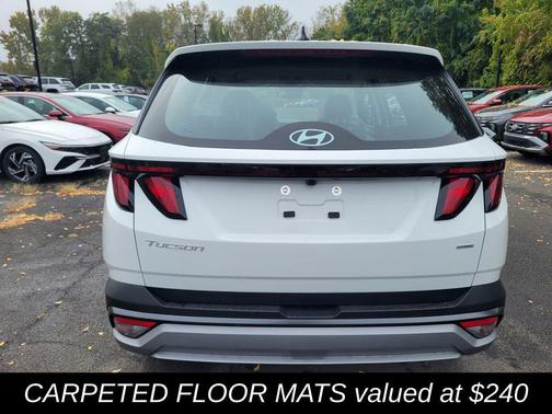 2026 Hyundai TUCSON SE