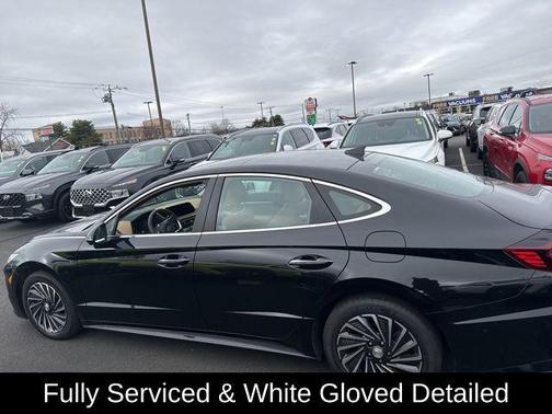 2022 Hyundai SONATA Hybrid Limited