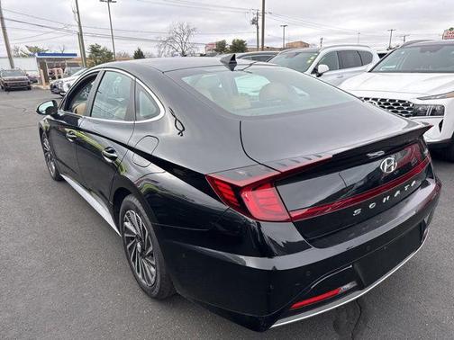 2022 Hyundai SONATA Hybrid Limited