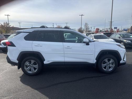 2024 Toyota RAV4 Hybrid XLE