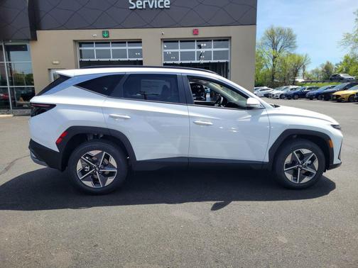 Serenity White Pearl 2026 Hyundai TUCSON SEL Premium